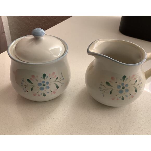 Fascino By Yamaka Stoneware Creamer and Covered Sugar Bowl Set - Picture 1 of 3